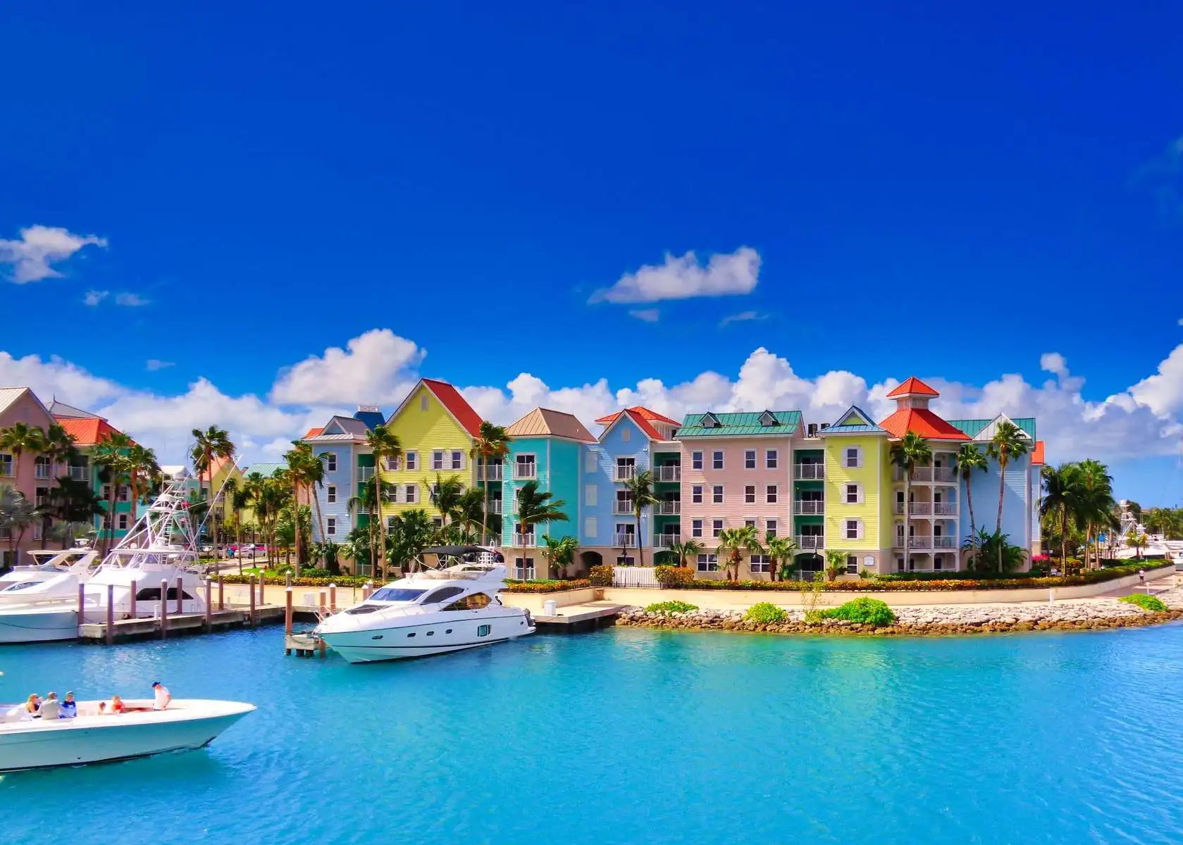 bahamas colorful houses