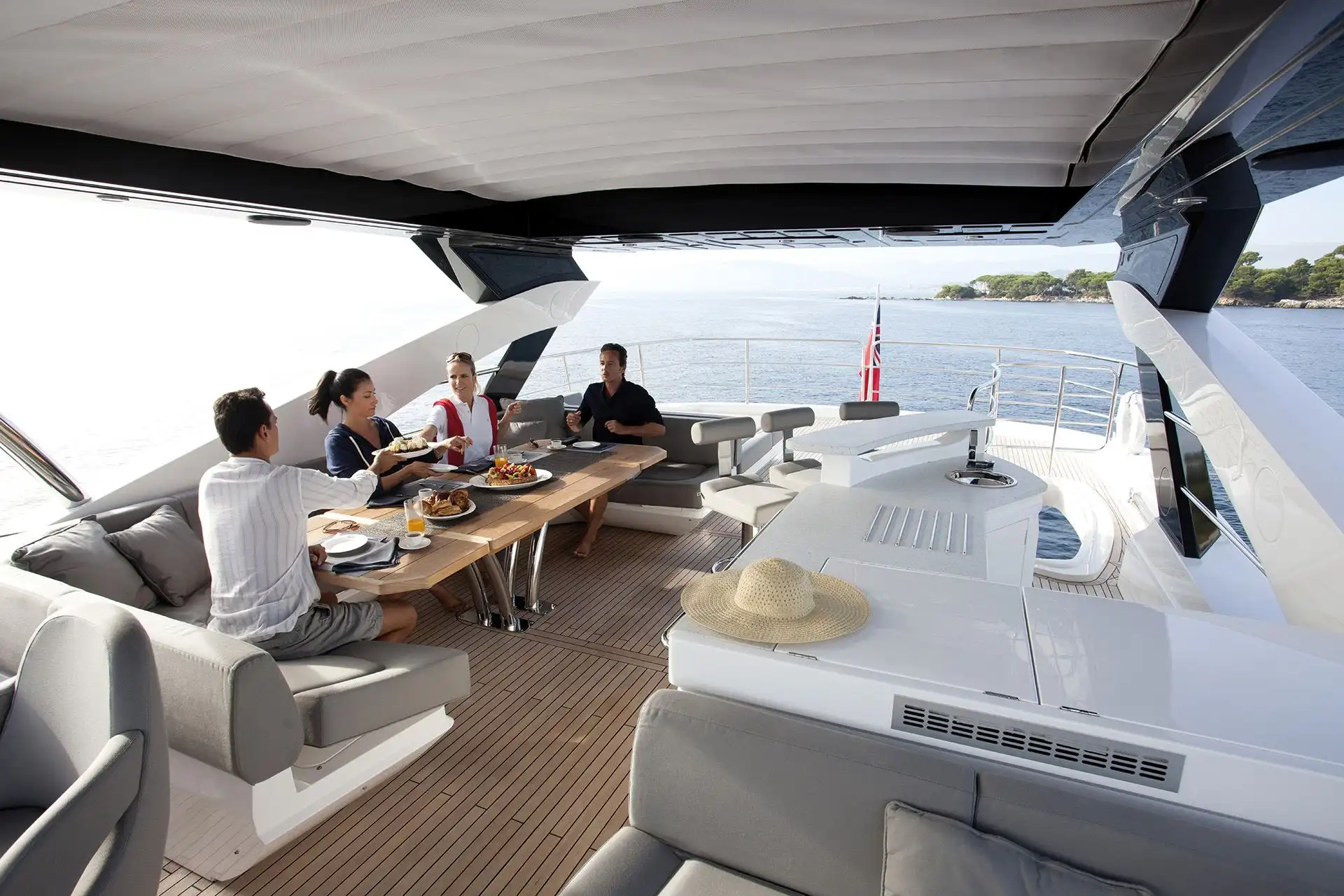 Flybridge of the Sunseeker 86