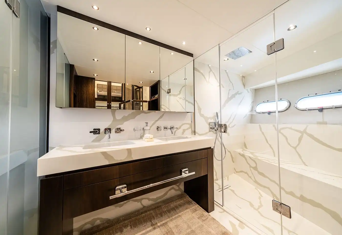 Master bathroom of the Signature 95