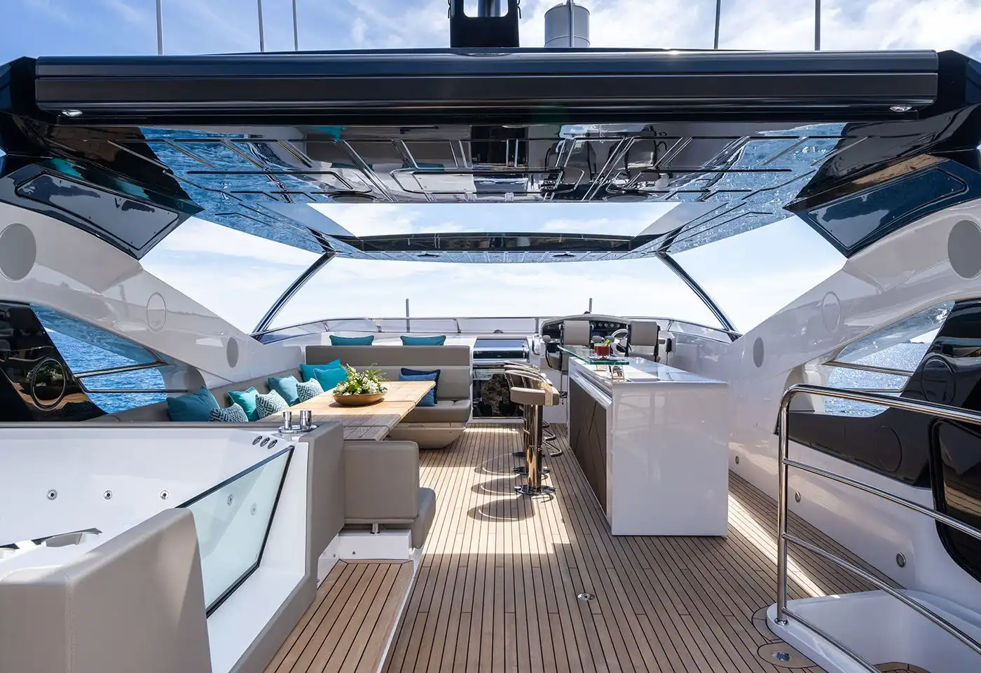 Sunseeker meros signature 95 flybridge